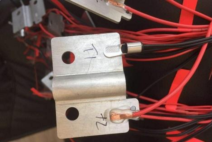 電池保護基板サンプリングライン溶接
